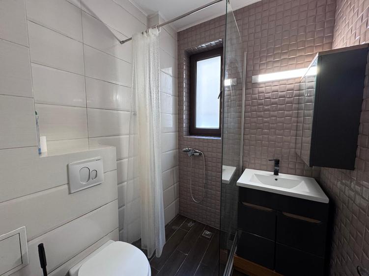 Apartament cu 2 camere decomandat, mobilat în Ultracentral