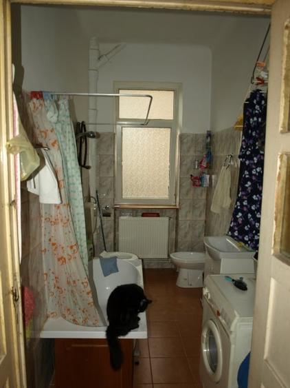 Apartament cu 3 camere semidecomandat în Armeneasca