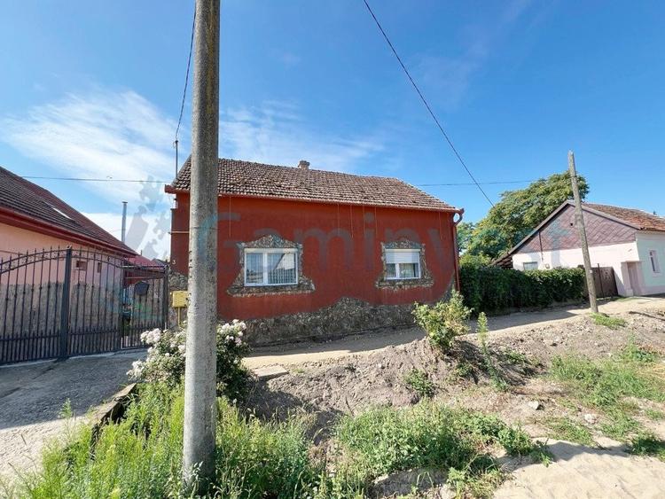 Casă individuală cu 3 camere cu Canalizare în Biharia