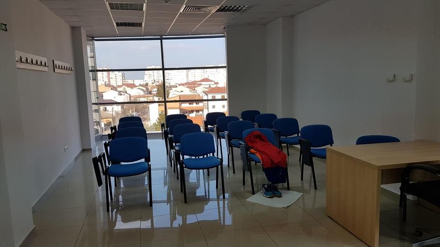 Spațiu comercial, de 241 mp, în Central