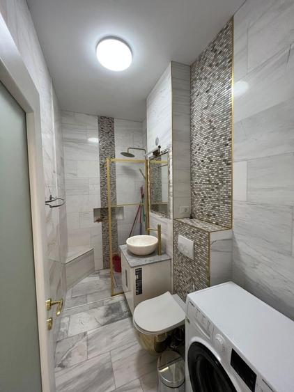Penthouse cu 3 camere decomandat, mobilat în Mamaia