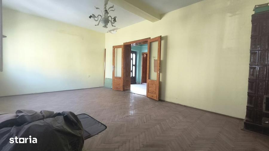 Casă cu 2 camere cu Teren 1855 Mp în Cârjiți