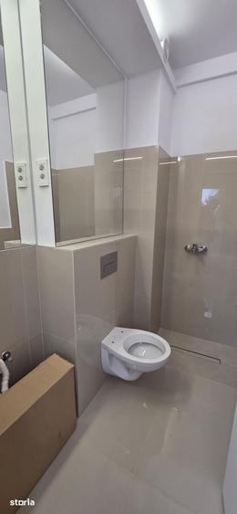 Casă cu 6 camere cu Teren 180 Mp în Grivița