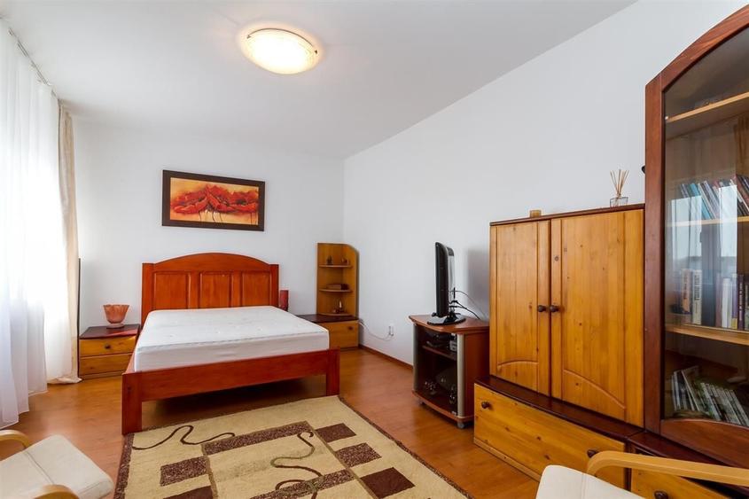 Apartament cu 2 camere semidecomandat, mobilat în Tineretului