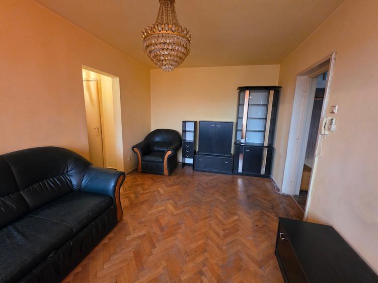 Apartament cu 2 camere, mobilat în Pajura