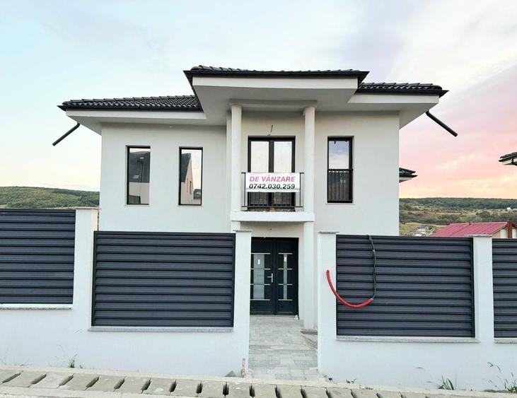Casă cu 4 camere în Chinteni