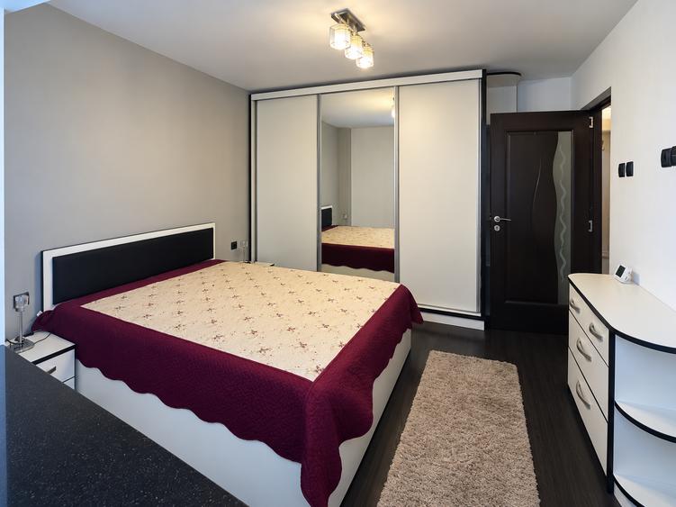 Apartament cu 2 camere decomandat în Precista