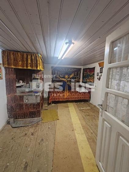 Casă individuală cu 2 camere cu Teren 3972 Mp în Gura Idrici