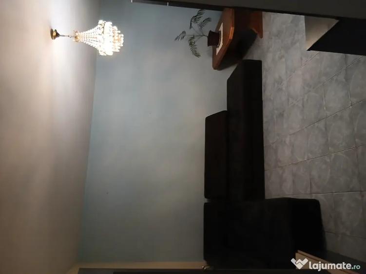 Apartament cu 3 camere decomandat în Nerva Traian