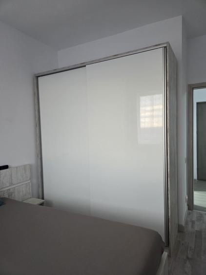 Apartament cu 2 camere decomandat în Roșu