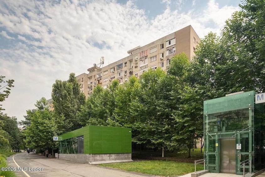 Apartament cu 4 camere semidecomandat în Drumul Taberei
