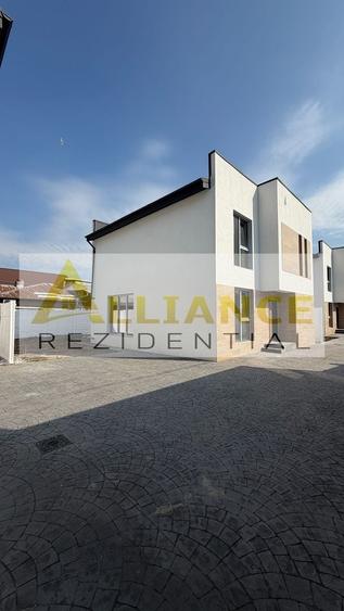 Casă individuală cu 5 camere cu Canalizare în Central