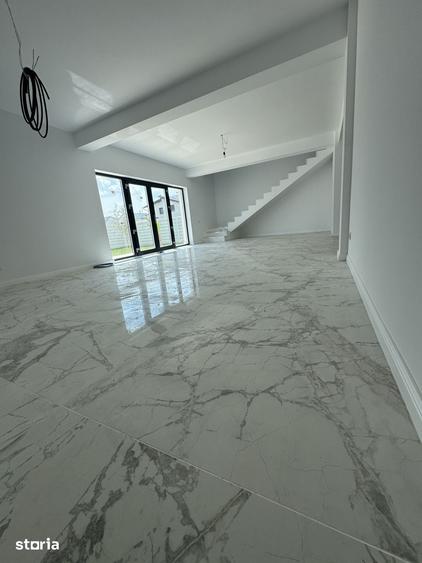 Casă cu 4 camere cu Teren 233 Mp în Ghencea