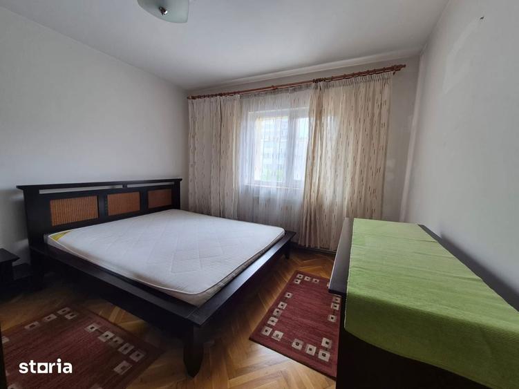 Apartament cu 3 camere în Tractorul