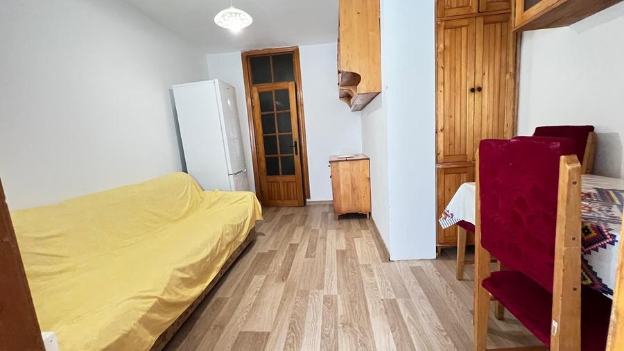 Apartament cu 2 camere decomandat în Banca Națională