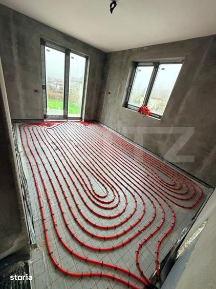 Casă cu 5 camere cu Teren 220 Mp în Noua