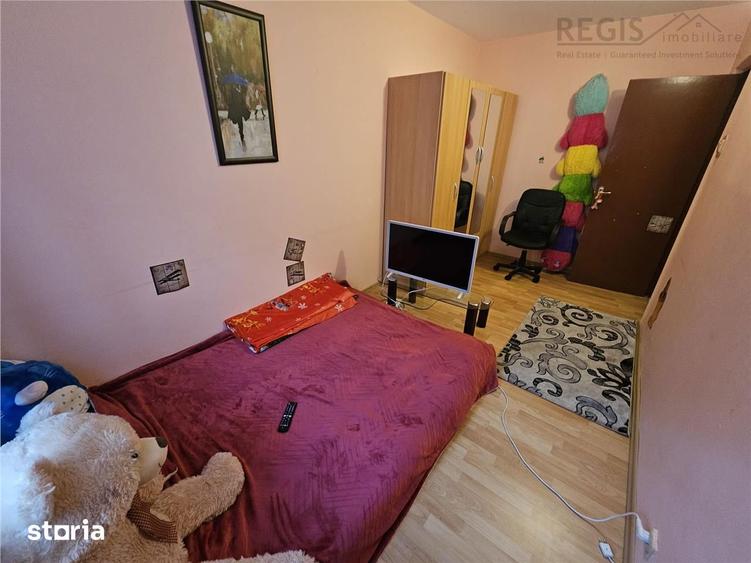 Apartament cu 3 camere decomandat în Astra