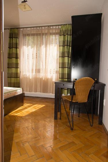 Apartament cu 3 camere decomandat în Plopilor