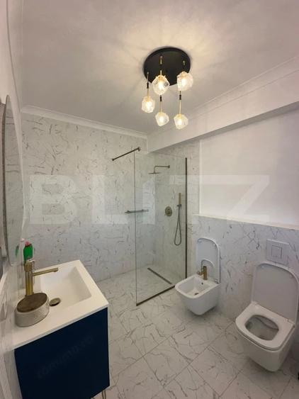 Apartament cu 4 camere semidecomandat în Central