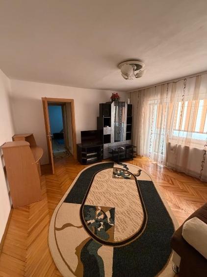 Apartament cu 2 camere semidecomandat, mobilat în Micălaca