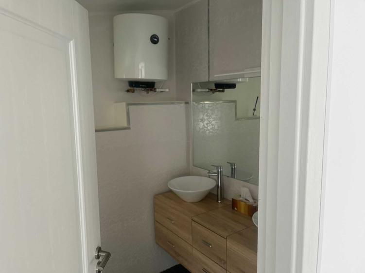 Apartament cu 3 camere nedecomandat în Cișmigiu