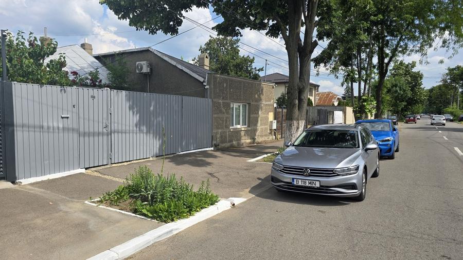 Casă cu 3 camere decomandat în Costi