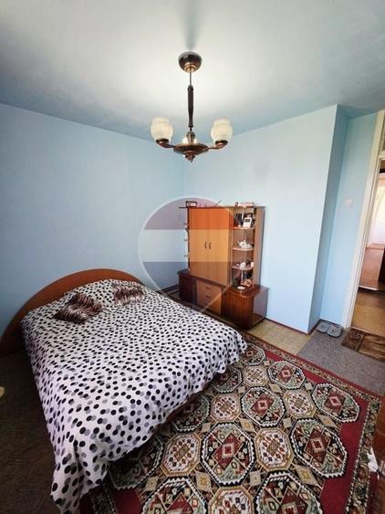 Apartament cu 2 camere decomandat, mobilat în Planete