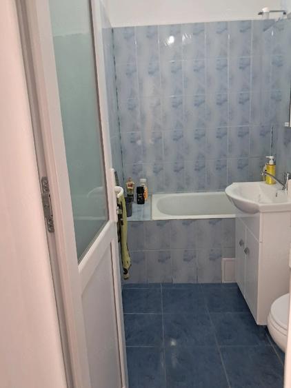 Apartament cu 3 camere decomandat în Ostroveni