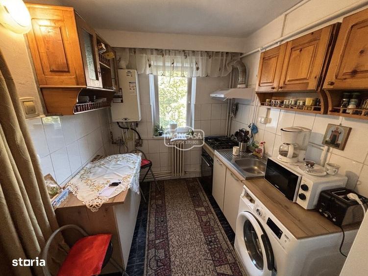Apartament cu 3 camere semidecomandat în Central