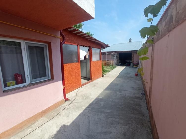 Casă cu 4 camere în Central