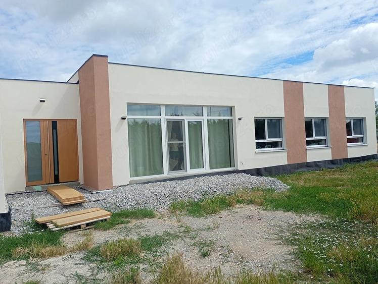 Casă cu 2 camere cu Teren 800 Mp în Nojorid