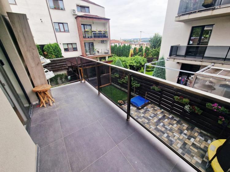 Apartament cu 2 camere semidecomandat în Borhanci