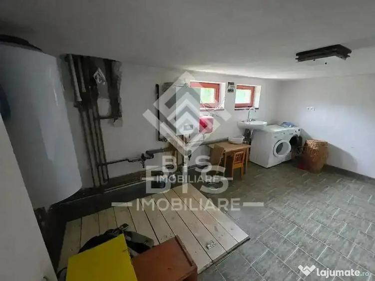 Casă cu 7 camere cu Teren 1200 Mp în Unirea