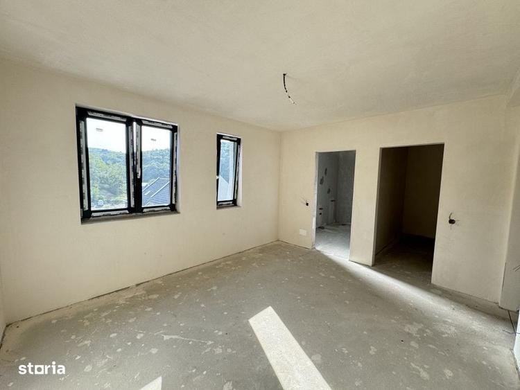 Casă cu 4 camere semidecomandat în Tău