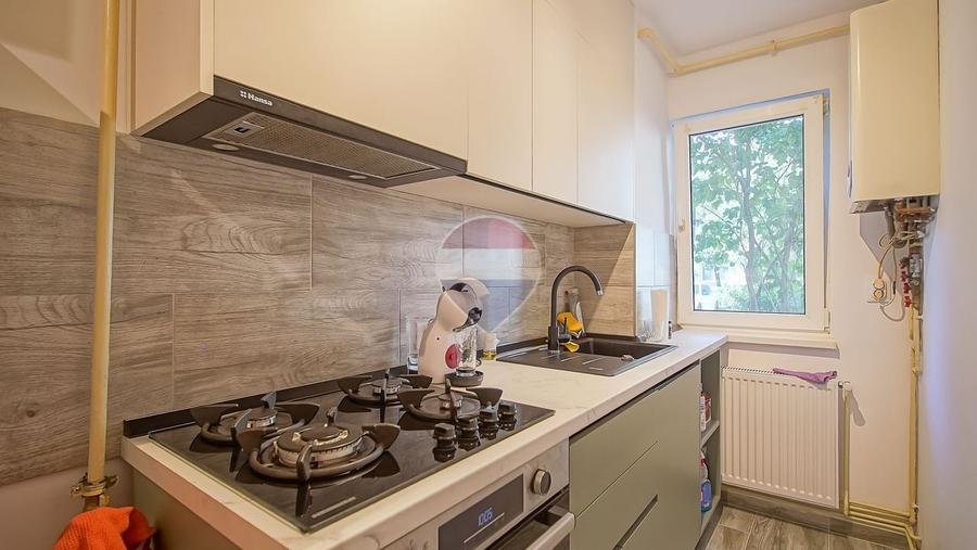 Apartament cu 2 camere semidecomandat în Florilor