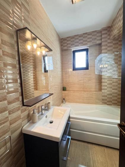 Apartament cu 2 camere decomandat în Tomis Plus