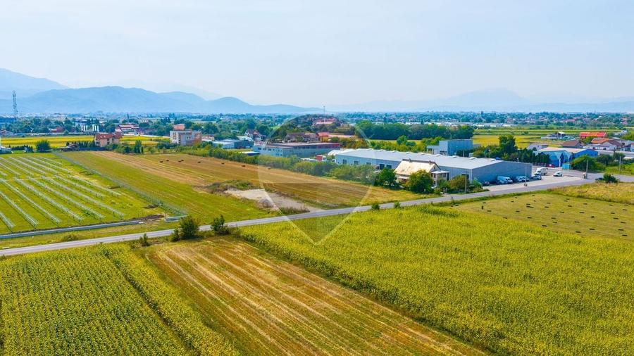 Teren Construcții intravilan de 5686 mp, în Stupini