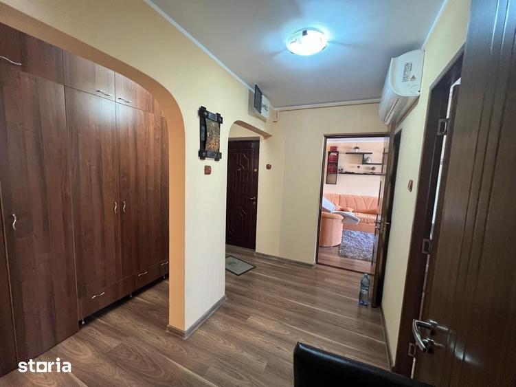 Apartament cu 2 camere în Micro 14