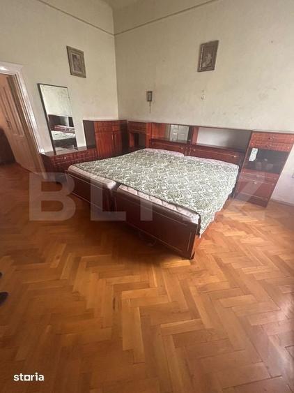 Casă cu 5 camere cu Teren 760 Mp în Soarelui