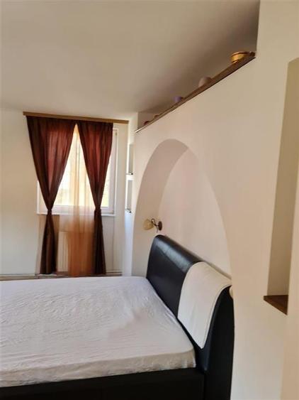 Casă individuală cu 5 camere cu Teren 400 Mp în Schei
