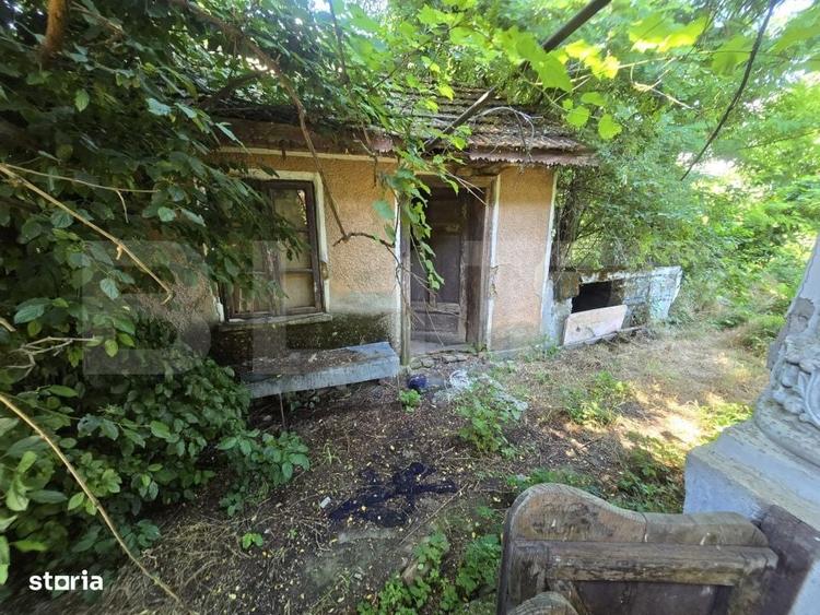 Casă cu 3 camere cu Teren 1954 Mp în Central