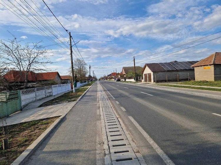 Spațiu comercial, în Corbu