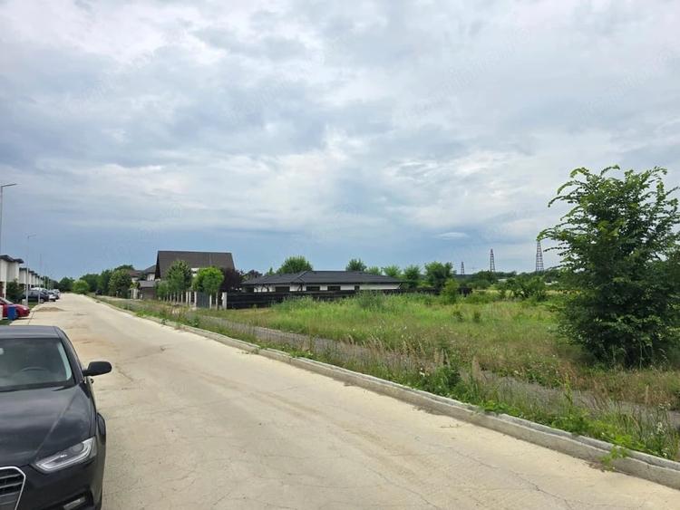 Teren de 1068 mp, în Balotești
