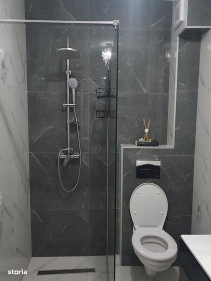 Apartament de vanzare cu 3 camere,2 bai decomandat in AES Residence - 8