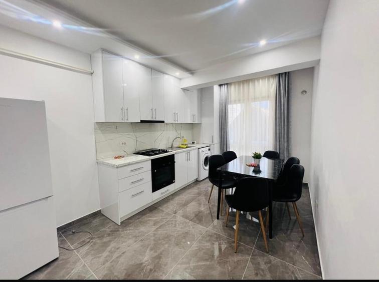 Apartament cu 2 camere semidecomandat, mobilat în Exterior Nord