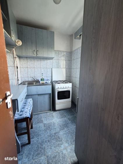 Garsoniera semidecomandata, et. 3/4, Rovine- ?coala 39, 64.000 Euro - 4
