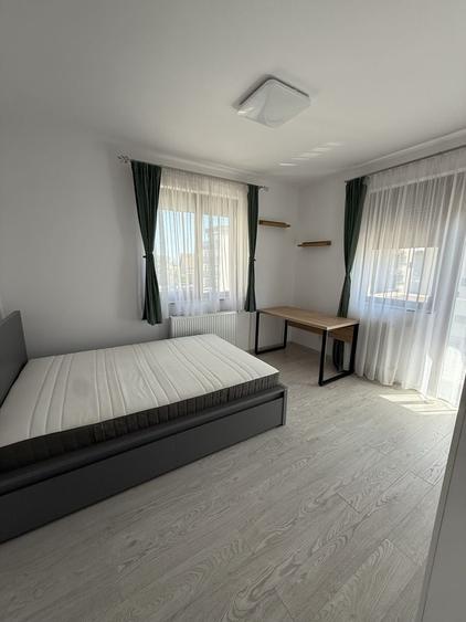 Apartament cu 3 camere decomandat în Satu Nou