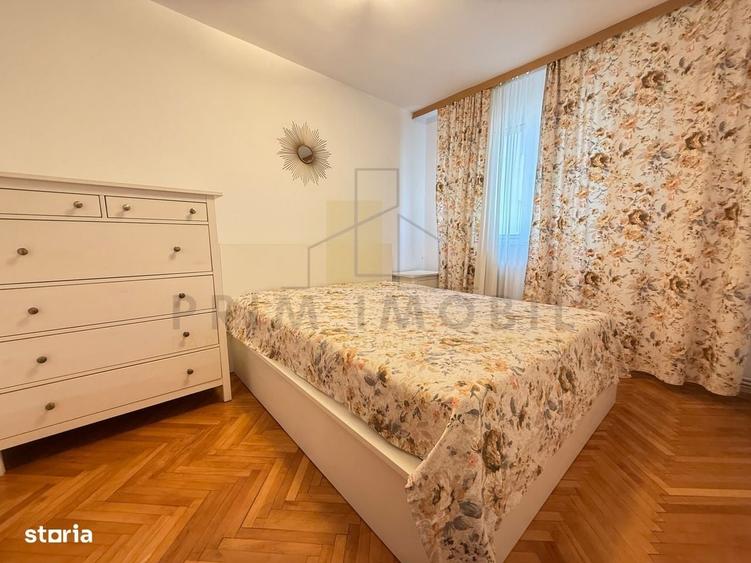 Apartament cu 2 camere decomandat în Hala Centrală