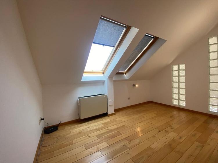 Apartament cu 3 camere decomandat, mobilat în Arcul de Triumf