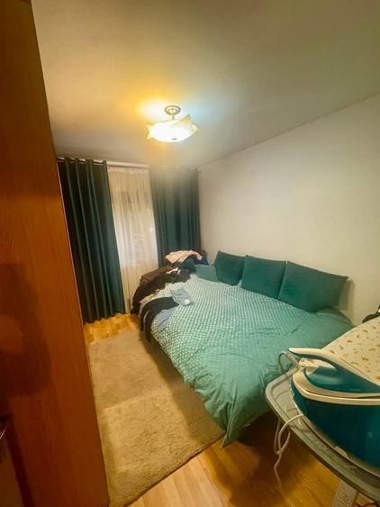 Apartament cu 4 camere decomandat în Central